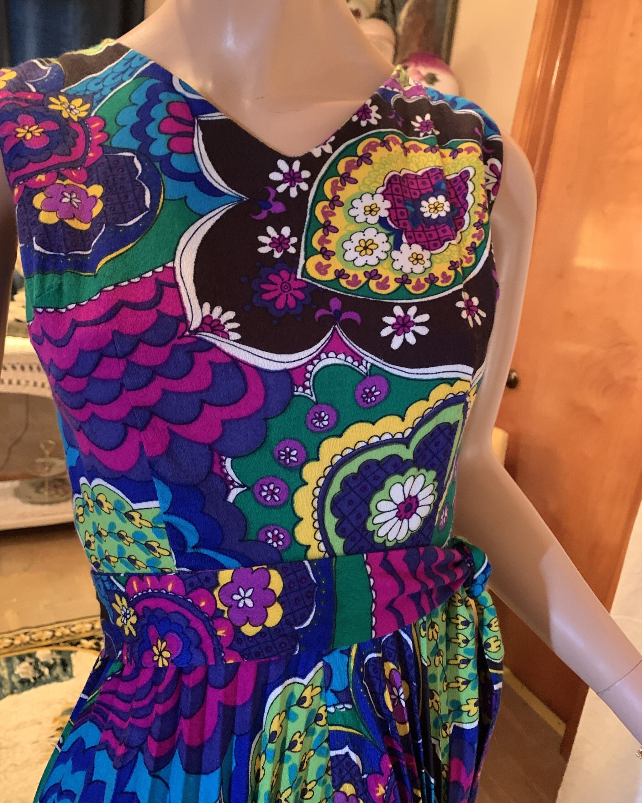 alice-polynesian-fashions-vintage-maxi-dress-bodice-detail
