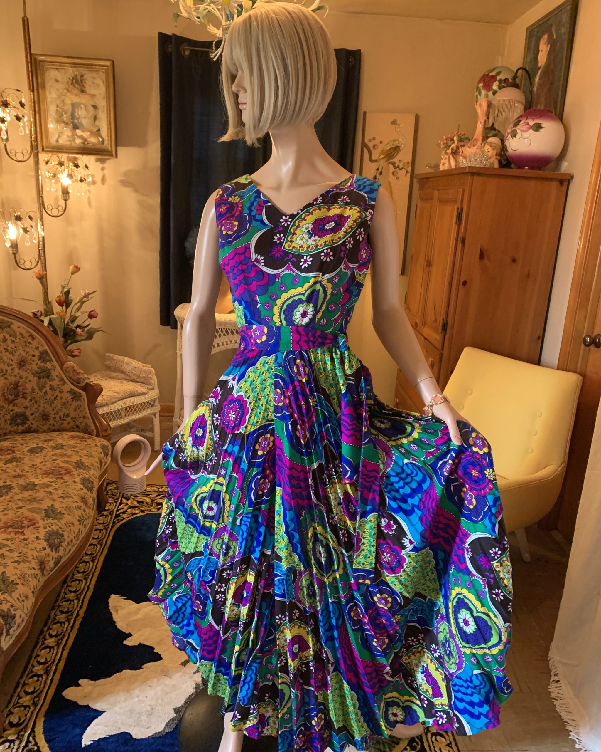 alice-polynesian-fashions-vintage-maxi-dress-skirt-detail