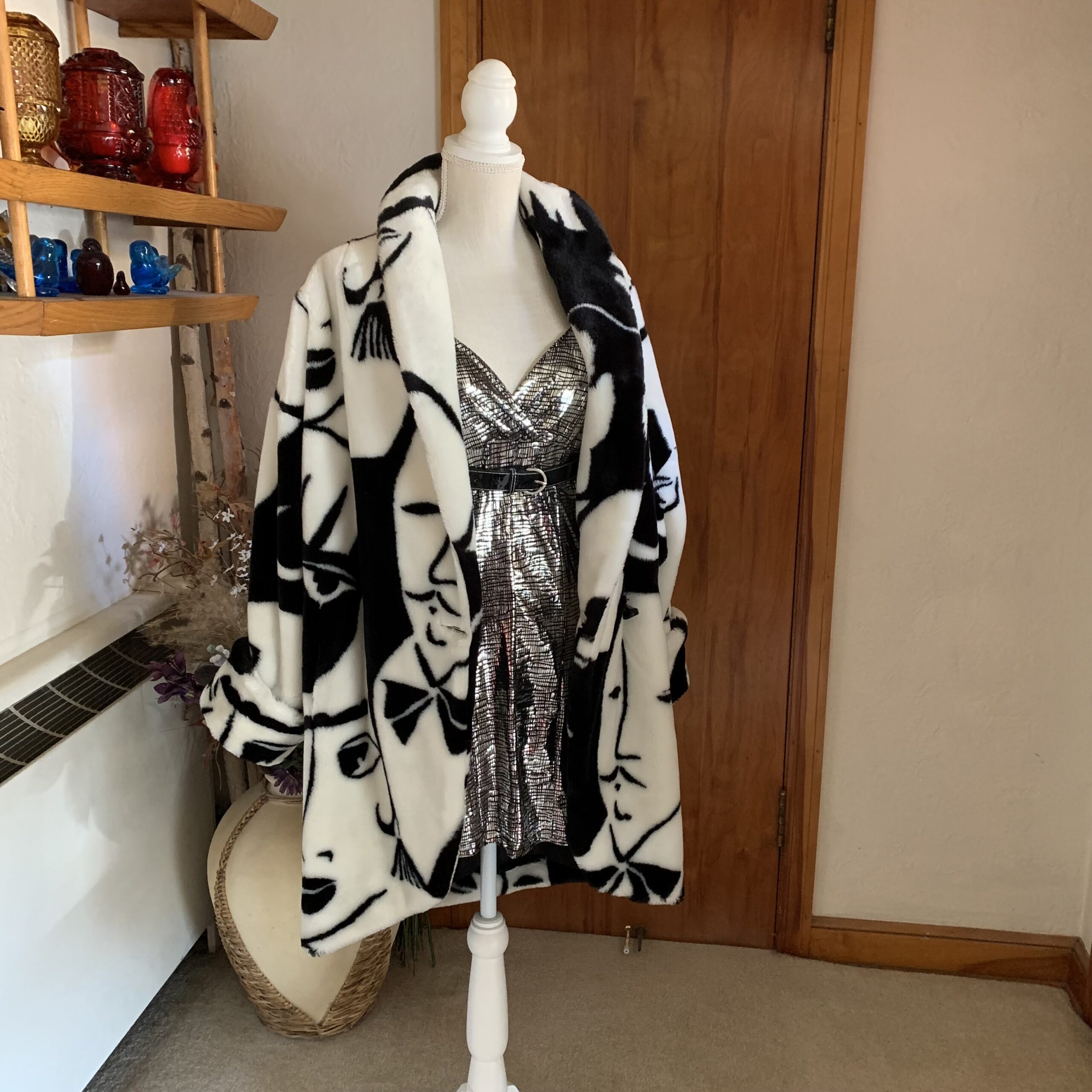 Vintage 1990s Silver Lamé Halter Mini Dress with Belt - Image 6