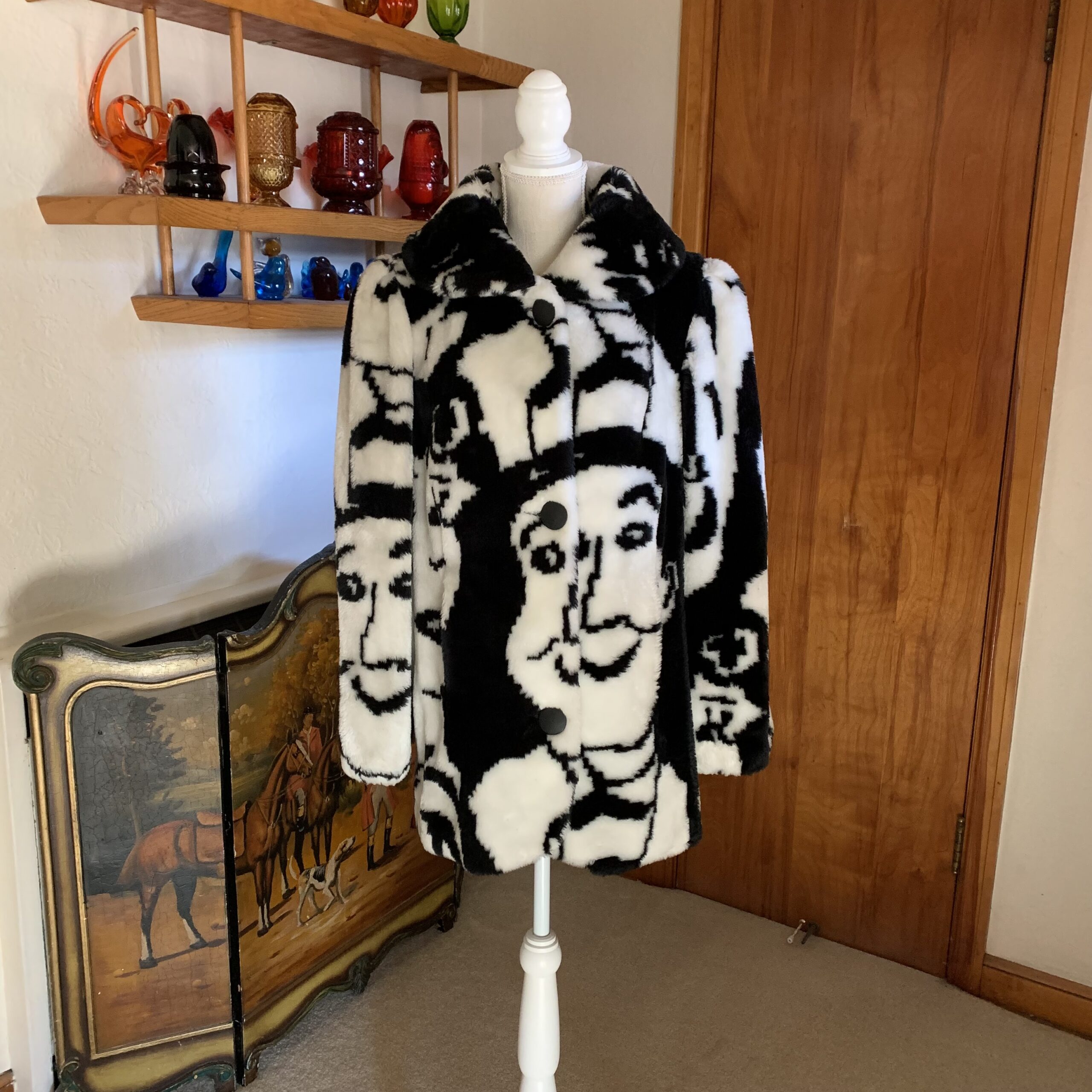 1980s Avant Garde Pop Art Faux Fur Coat – Black And White Faces Motif - Image 2