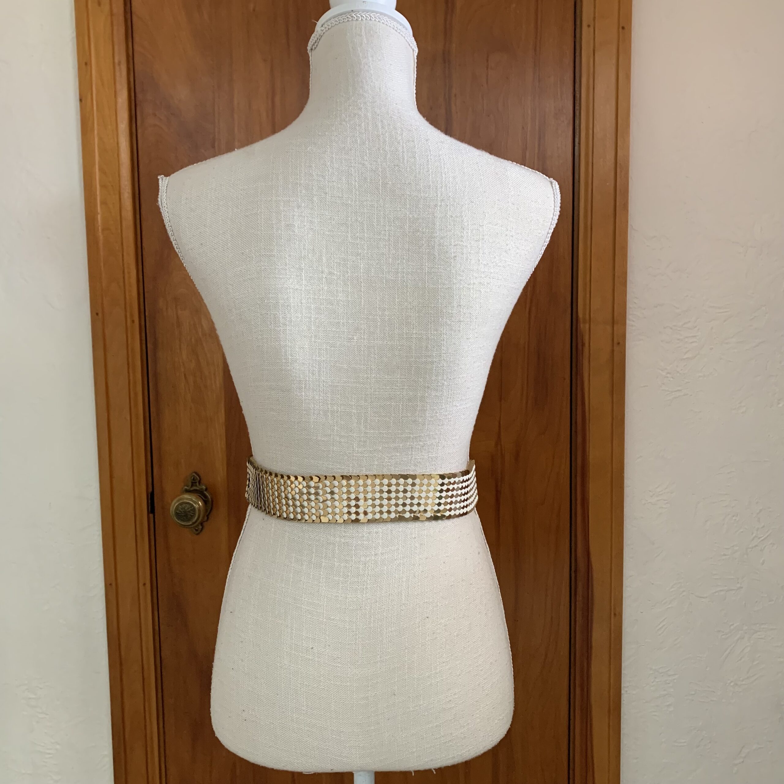 80s Gold And Ivory Metal Scale Belt – Floral Clasp - Image 3