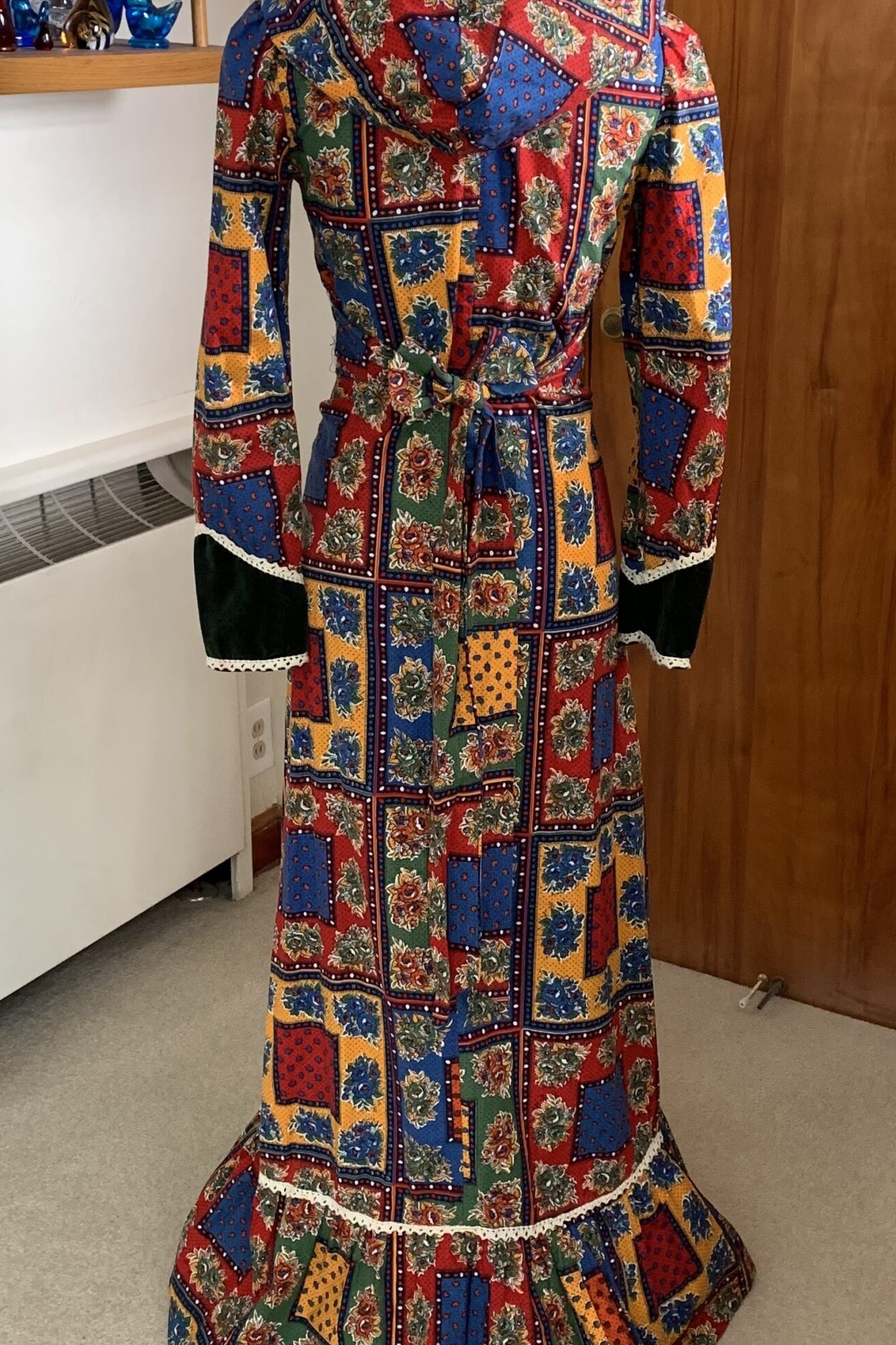 Rare 1970s Gold Label Gunne Sax Hooded Prairie Dress – Pioneer Folk Revival with Quilted Apron - Image 3