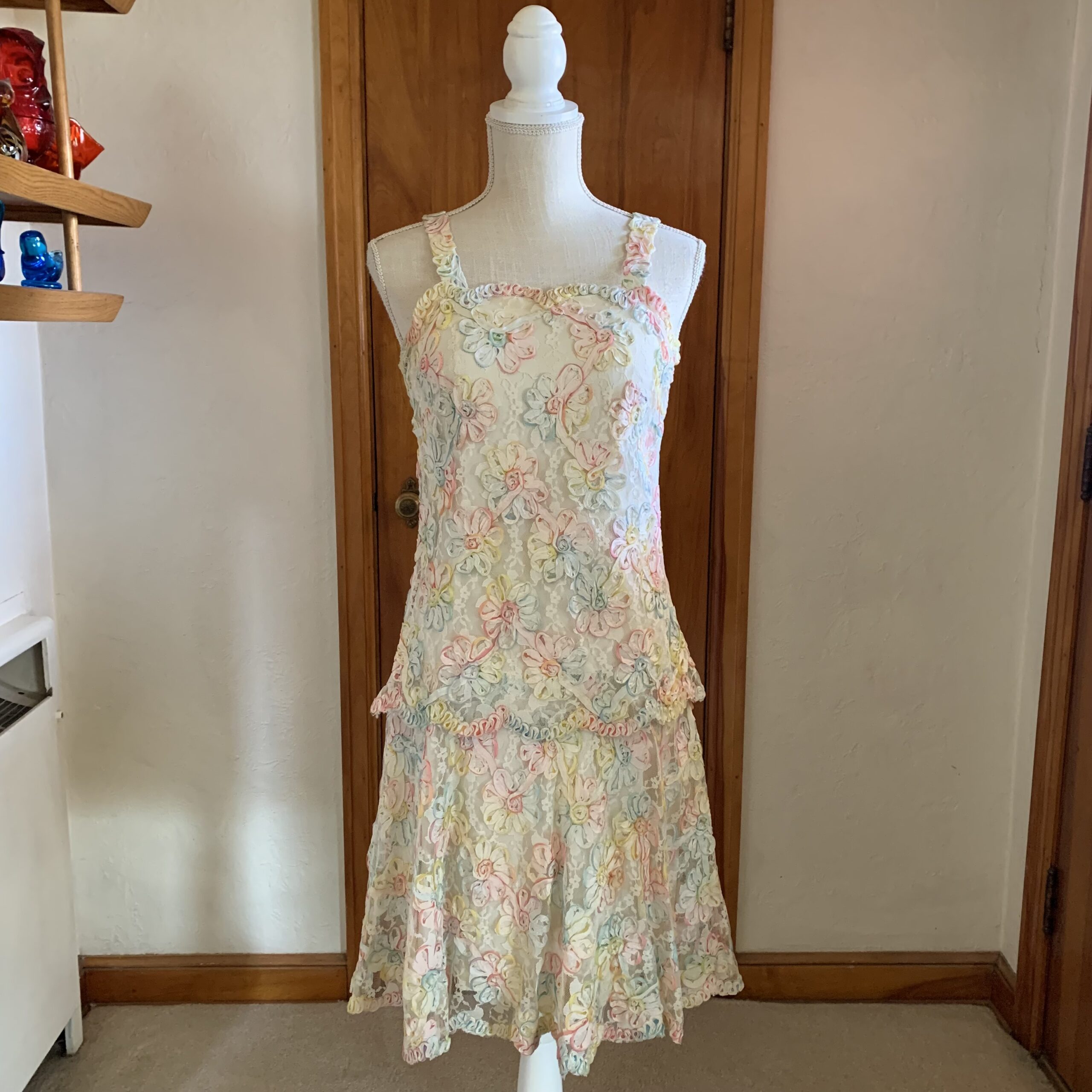 1960s Pastel Ribbon-Work Lace Dress And Coat Ensemble with Mink Cuffs - Image 5