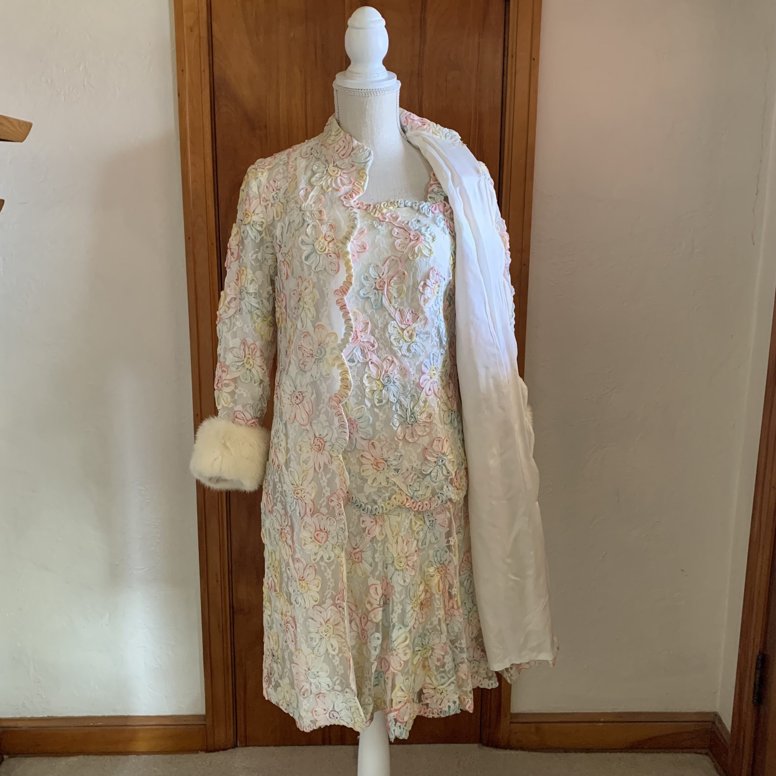 1960s Pastel Ribbon-Work Lace Dress And Coat Ensemble with Mink Cuffs - Image 4