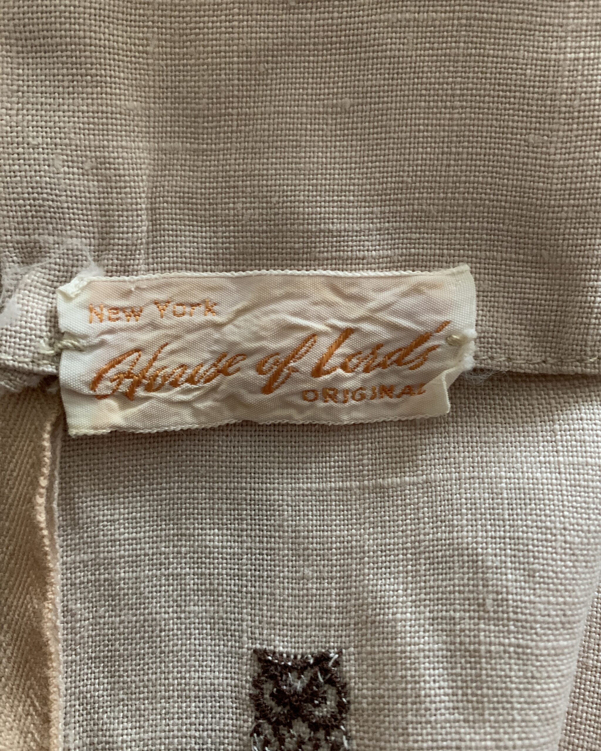 Original House of Lords New York label sewn inside a vintage 1960s novelty print shift dress.