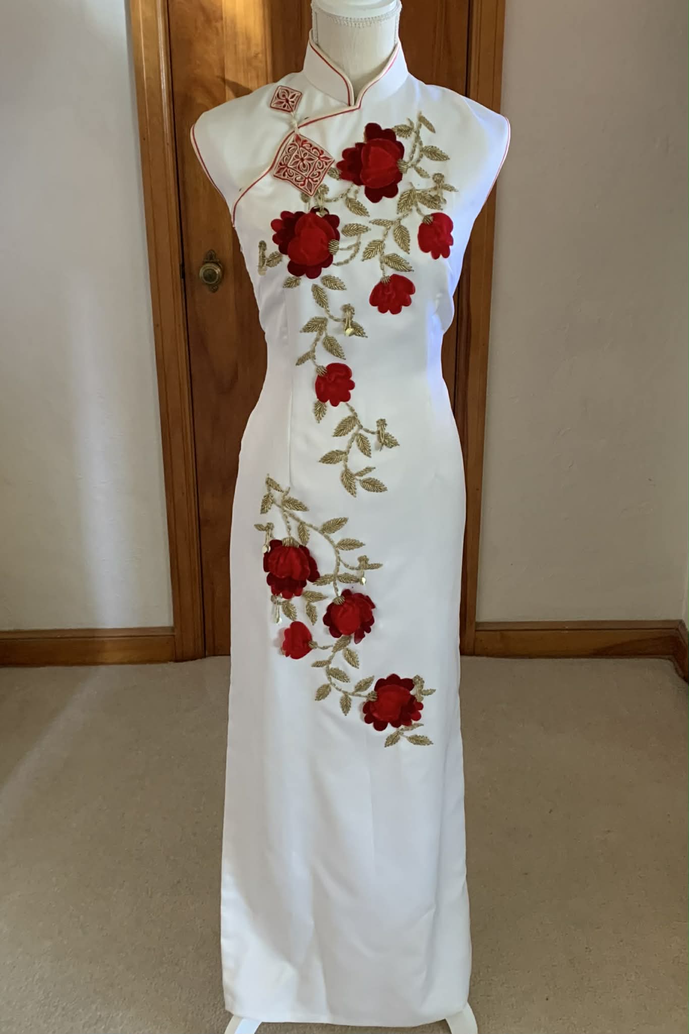 1940s Ivory Cheongsam with Red Floral Appliqué – Sculptural Embroidered Evening Gown