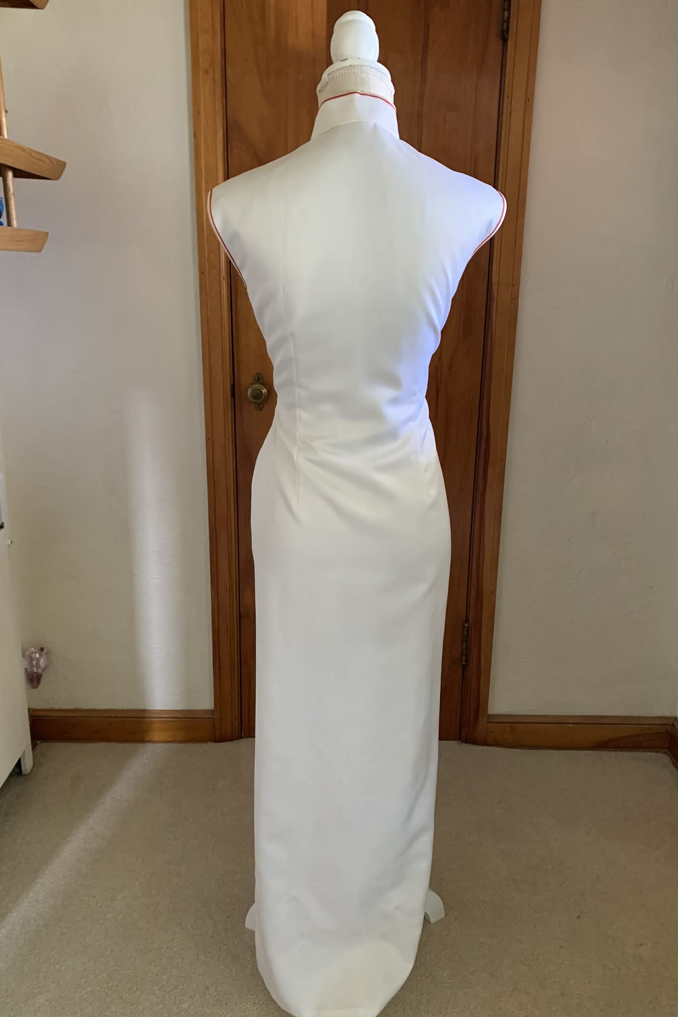 1940s Ivory Cheongsam with Red Floral Appliqué – Sculptural Embroidered Evening Gown - Image 4